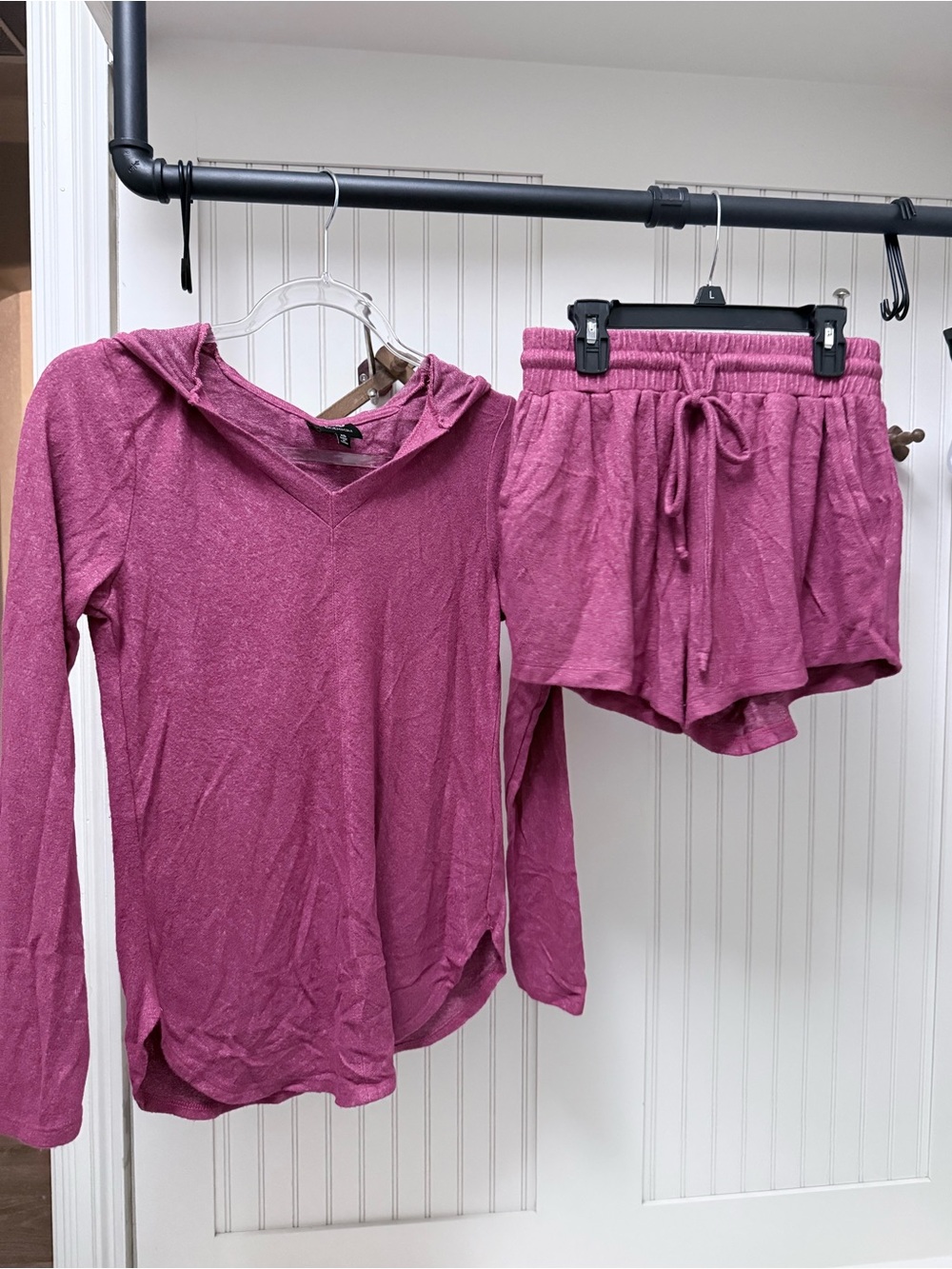 Bobeau XS Heathered Berry Hooded Lounge Set Pullover & Shorts (338)